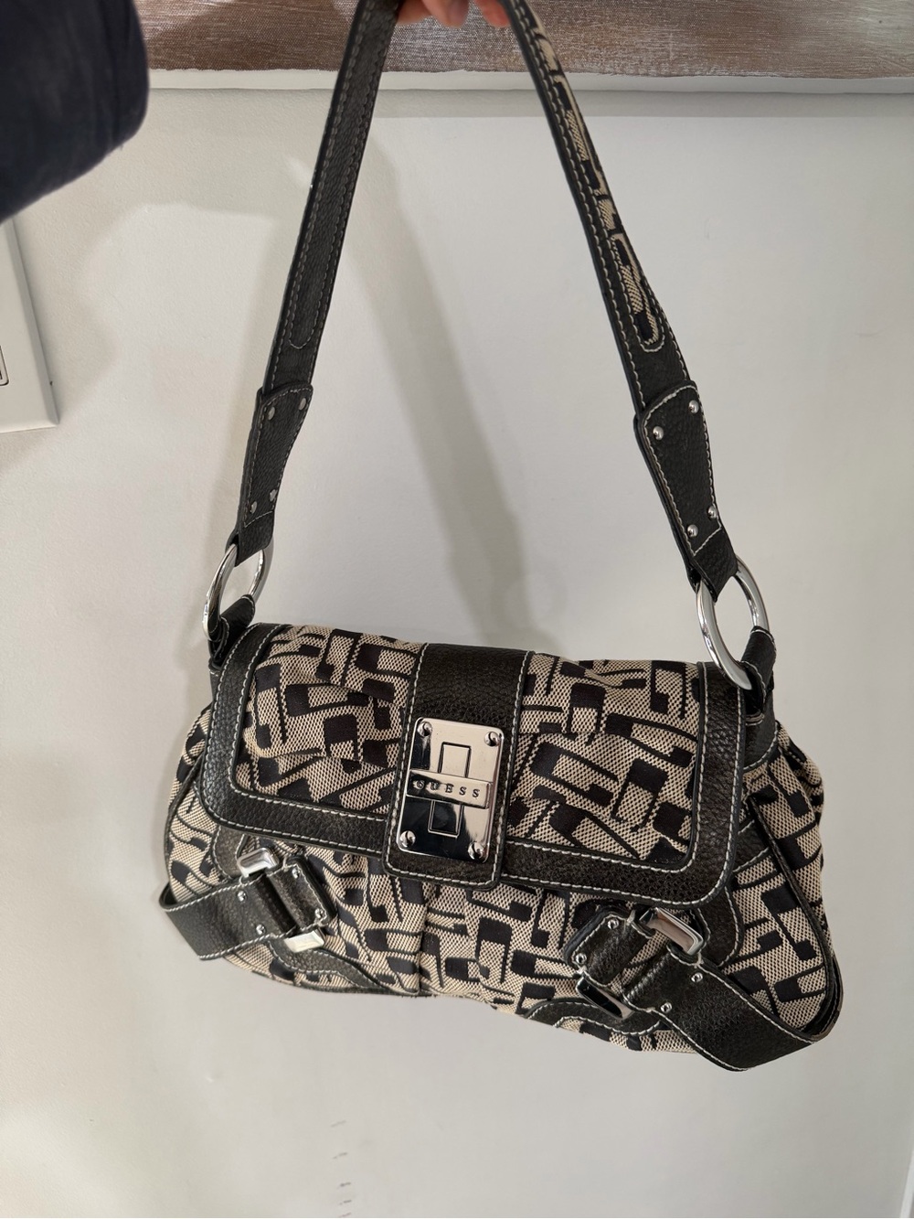 Guess Black and Beige Signature Jacquard Shoulder Bag